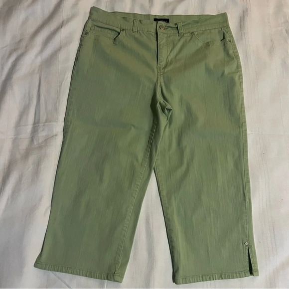 ๐ค Sonoma Relaxed Stretch Fit Capri Pants๐ค - Picture 2 of 7